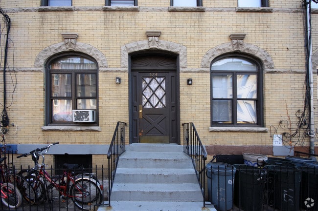 Building Photo - 574 Morgan Ave