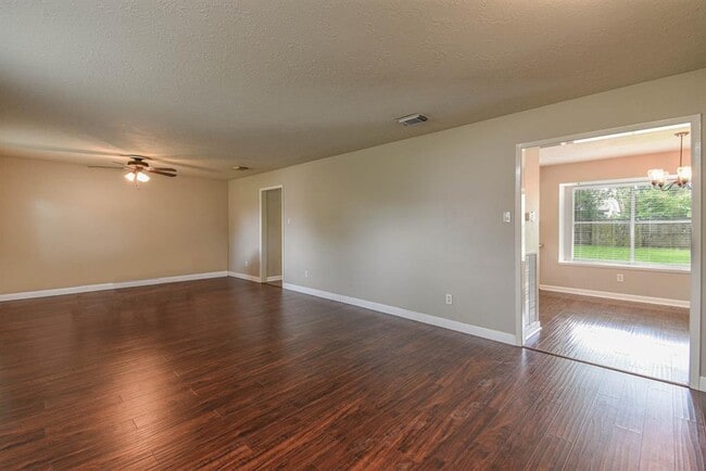 Building Photo - 15419 Swan Creek Dr