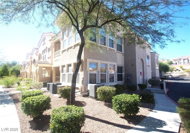 Building Photo - 10550 W Alexander Rd