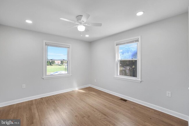 Building Photo - 4707 Tuckerman St
