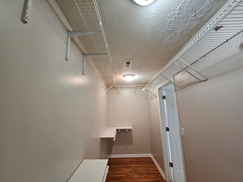 Building Photo - 5001 Max Ridge Ct