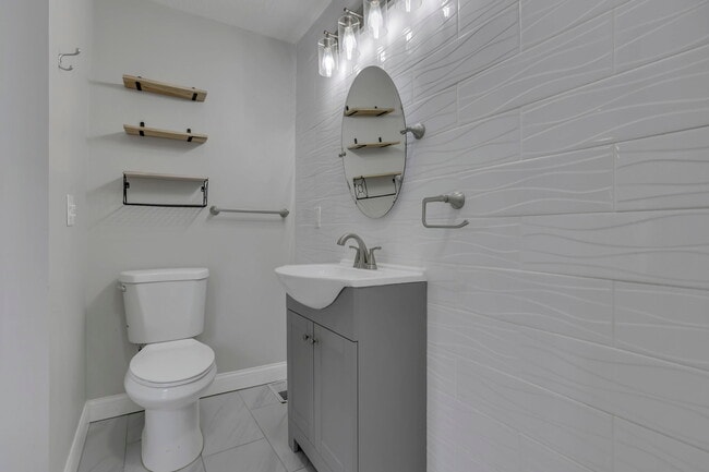 Building Photo - 1745 Sullivant Ave