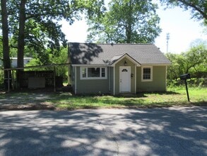 Building Photo - Cute, remodeled 3bd 1ba house