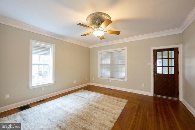 Building Photo - 423 N Orange St