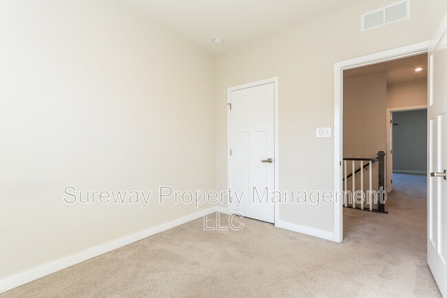 Building Photo - 12 Kohlmyer Dr