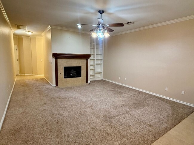 Building Photo - Beautiful Home in Surrey West of Yukon with Pool Access and Lawncare Included