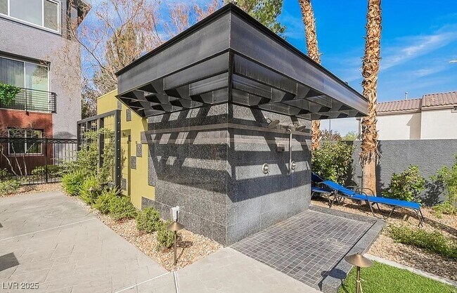 Building Photo - 9050 W Tropicana Ave