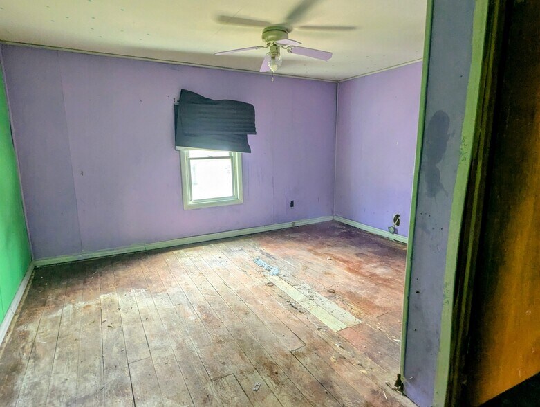 Building Photo - 822 W Franklin St