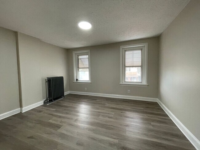 Building Photo - Beautiful 4 Bedroom, 1.5 Bath in Chester