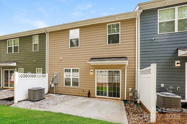 Building Photo - 7442 Sienna Heights Pl