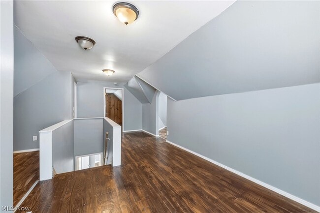 Building Photo - 988 Glenside Ave