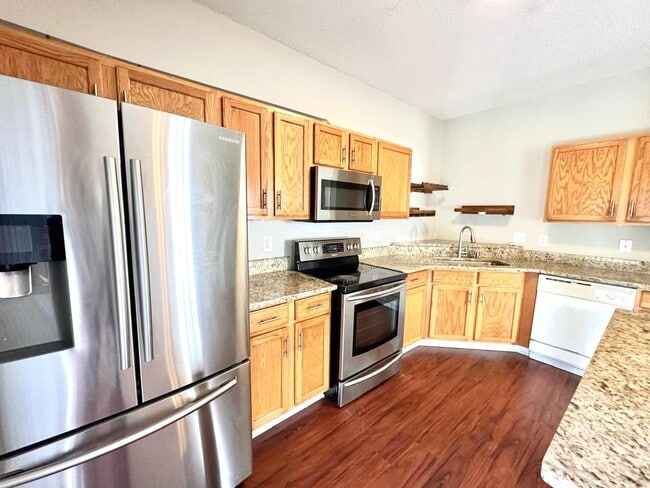 Building Photo - 3414 Summerfield Ridge Ln