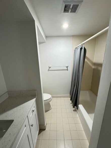 Building Photo - 22 Hamilton Rd