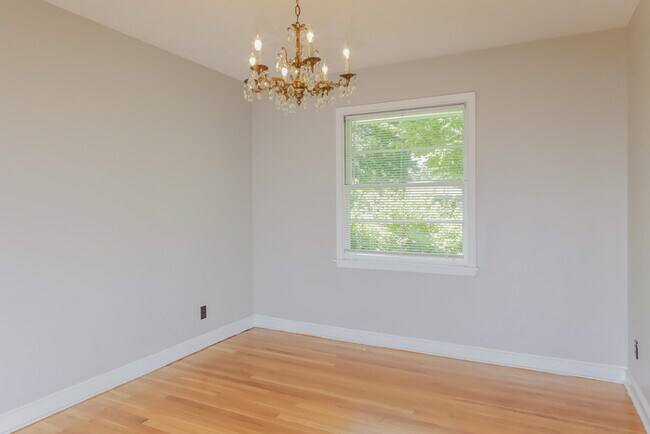 Building Photo - 510 S Georgetown Dr