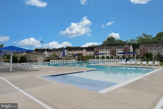 Building Photo - 7530 Stonehouse Run Dr