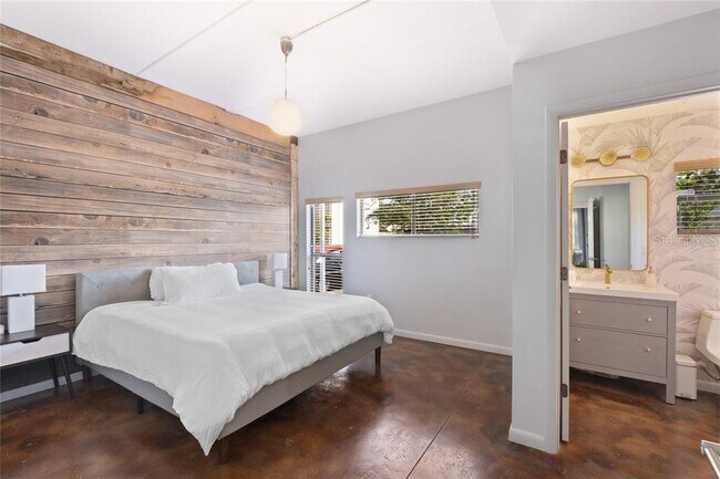 Building Photo - 1914 E 4th Ave