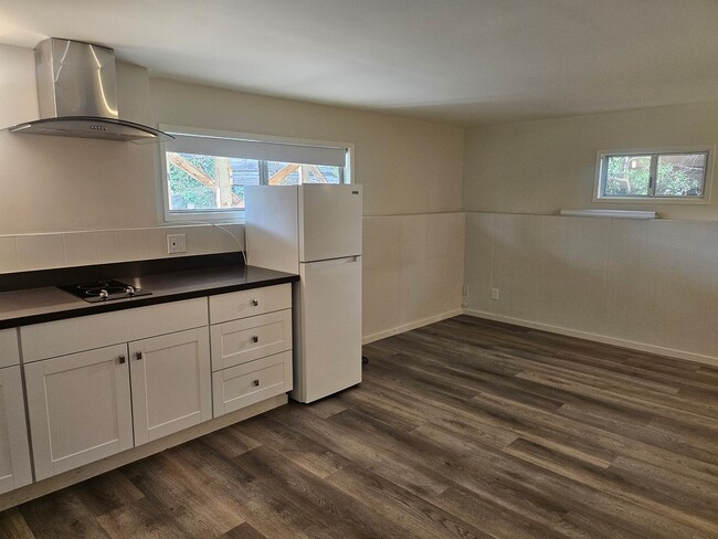 Building Photo - Millbrae Meadows 4 bed 3 bath available now