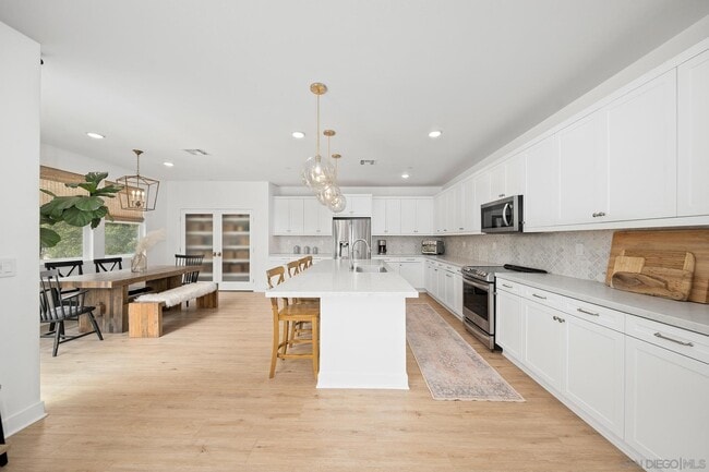 Building Photo - 8850 Weston Rd