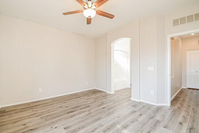 Building Photo - 831 S Nielson Ct