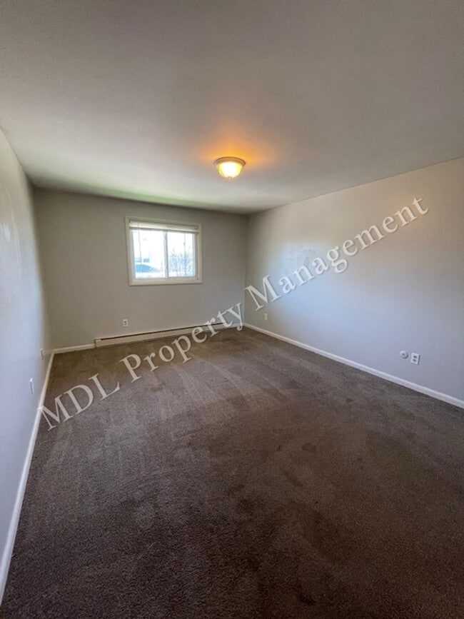 Building Photo - 121 N Woodbridge St