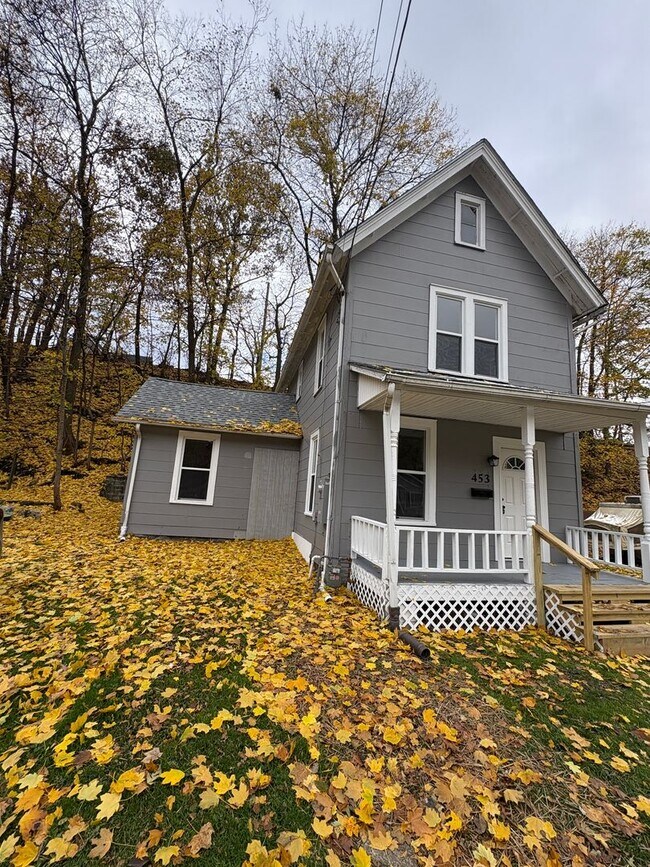 Building Photo - 3 BEDROOM | 2 BATH | SINGLE FAMILY HOME