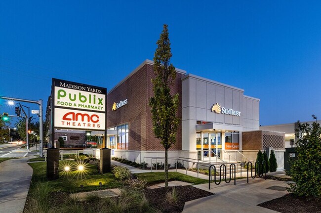 Building Photo - 220 Bill Kennedy Wy SE