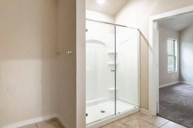Building Photo - 6830 Emerald Valley