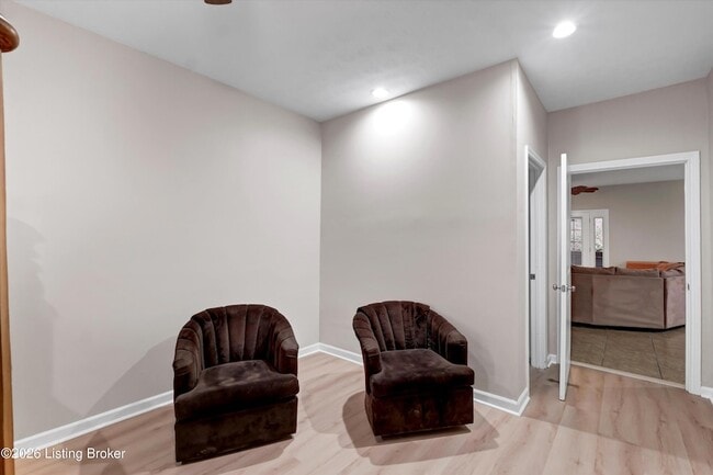 Building Photo - 2726 Brownsboro Rd