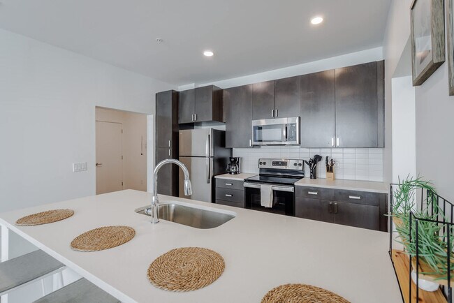 Building Photo - 601 E Pete Rose Wy