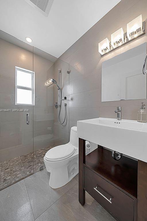 Building Photo - 5850 SW 47th St