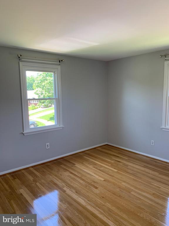 Building Photo - 18 Flanders Ridge Ct