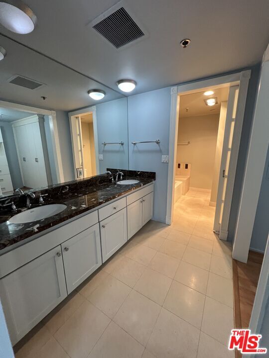 Building Photo - 10445 Wilshire Blvd