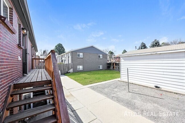 Building Photo - 2367 S Locust St