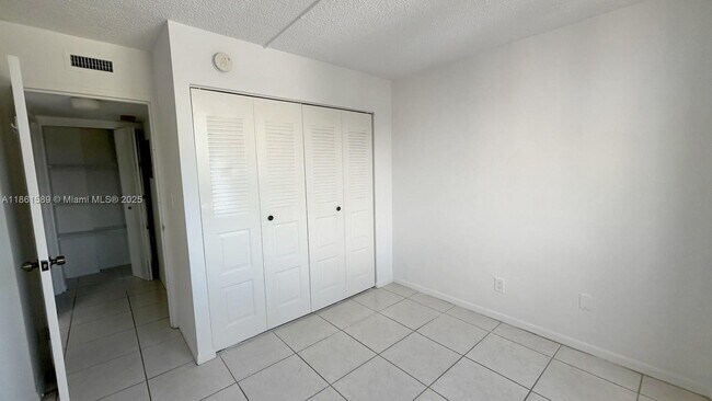 Building Photo - 2715 Tigertail Ave