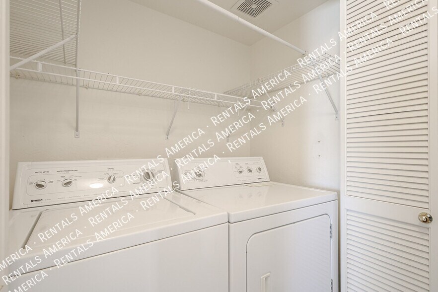 Building Photo - 6730 E Hermosa Vista Dr