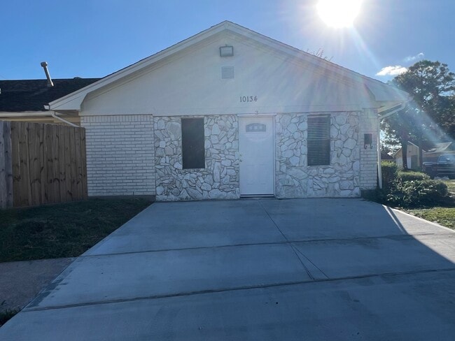 Building Photo - 10134 Kirkglen Dr