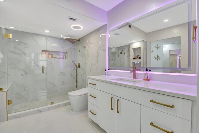 Building Photo - 5440 N Ocean Dr