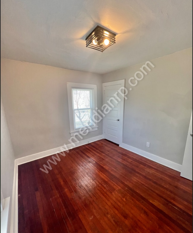 Building Photo - 1155 Kinsmoor Ave