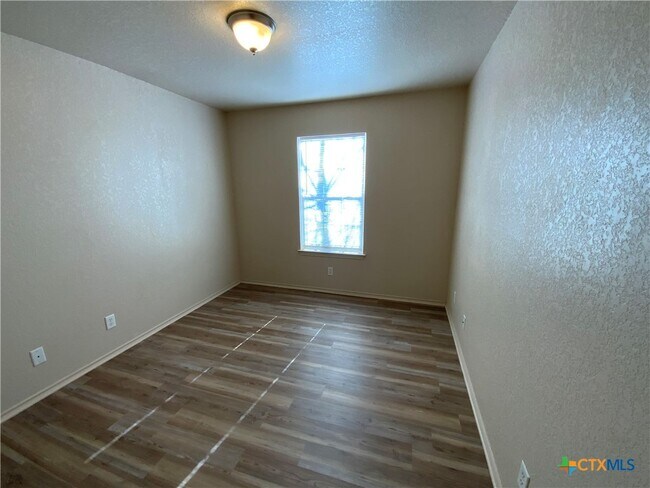 Building Photo - 2212 Bellmont