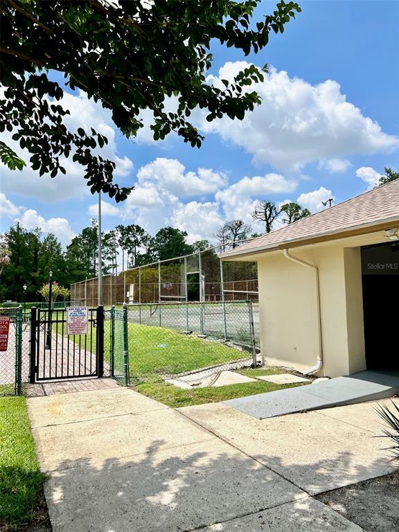 Building Photo - 6065 Village Cir S