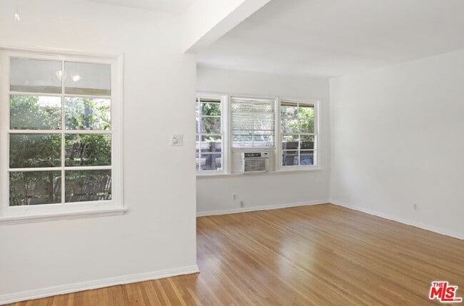 Building Photo - 4085 Van Buren Pl