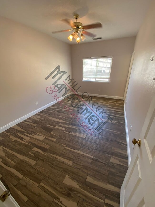Building Photo - Lovely 3 Bed/2 Bath w/Yard Care Included L...
