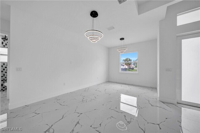 Building Photo - 1205 W 14th St