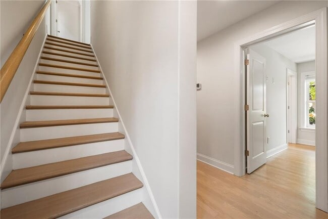 Building Photo - 2350 Melina Pl