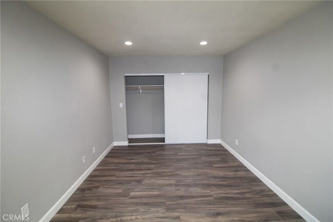 Building Photo - 4986 Southern Ave