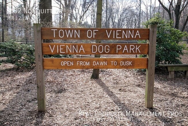 Building Photo - 9632 Nonquitt Dr