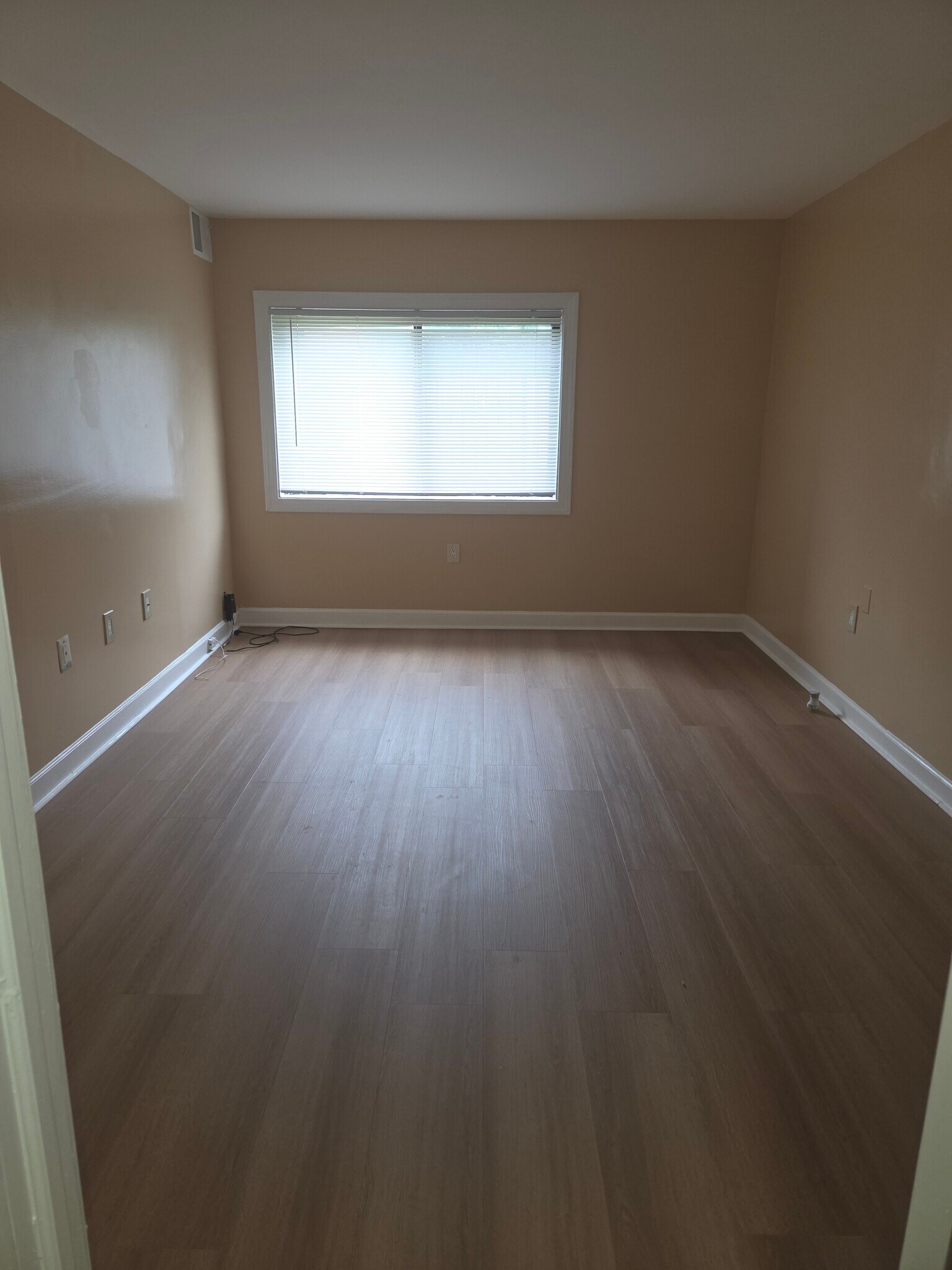 Building Photo - 6300 Hil Mar Dr