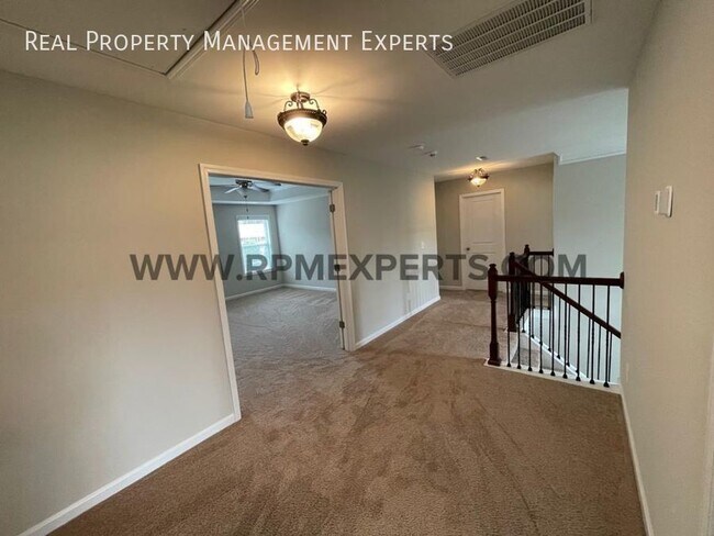 Building Photo - Magnificent 5 Bed / 3 Bath Home in Matthews