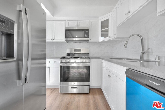 Building Photo - 1013 N Wilton Pl