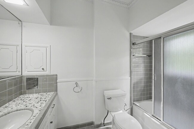 Building Photo - 10811 Hunters Forest Dr